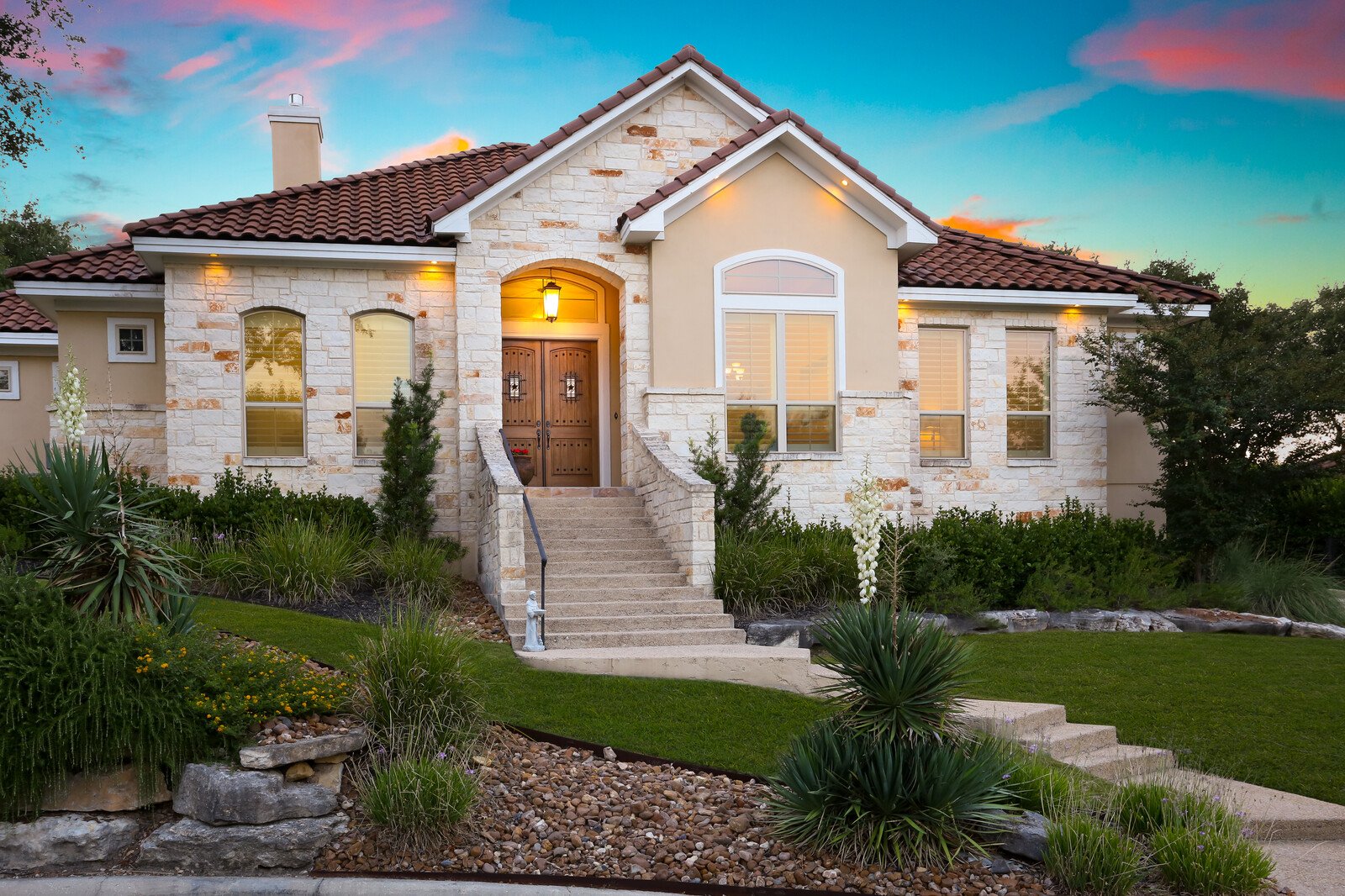 This Spanish-Inspired Austin Home Is a Master Class in Mediterranean Modern  | Architectural Digest, image size:1600x1066